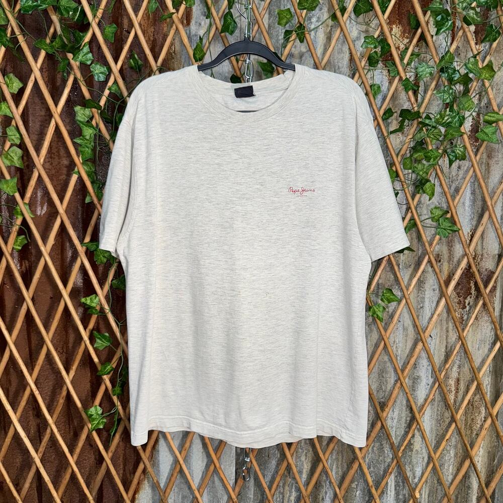 Vintage Y2K Pepe jeans 2000s era hip-hop essential t-shirt